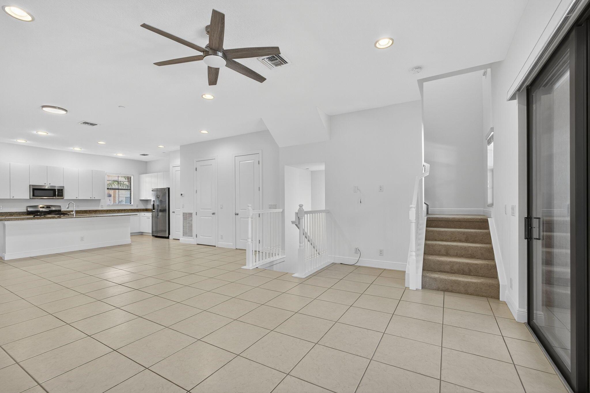 ALTON NEIGHBORHOOD 1 - Residential Lease