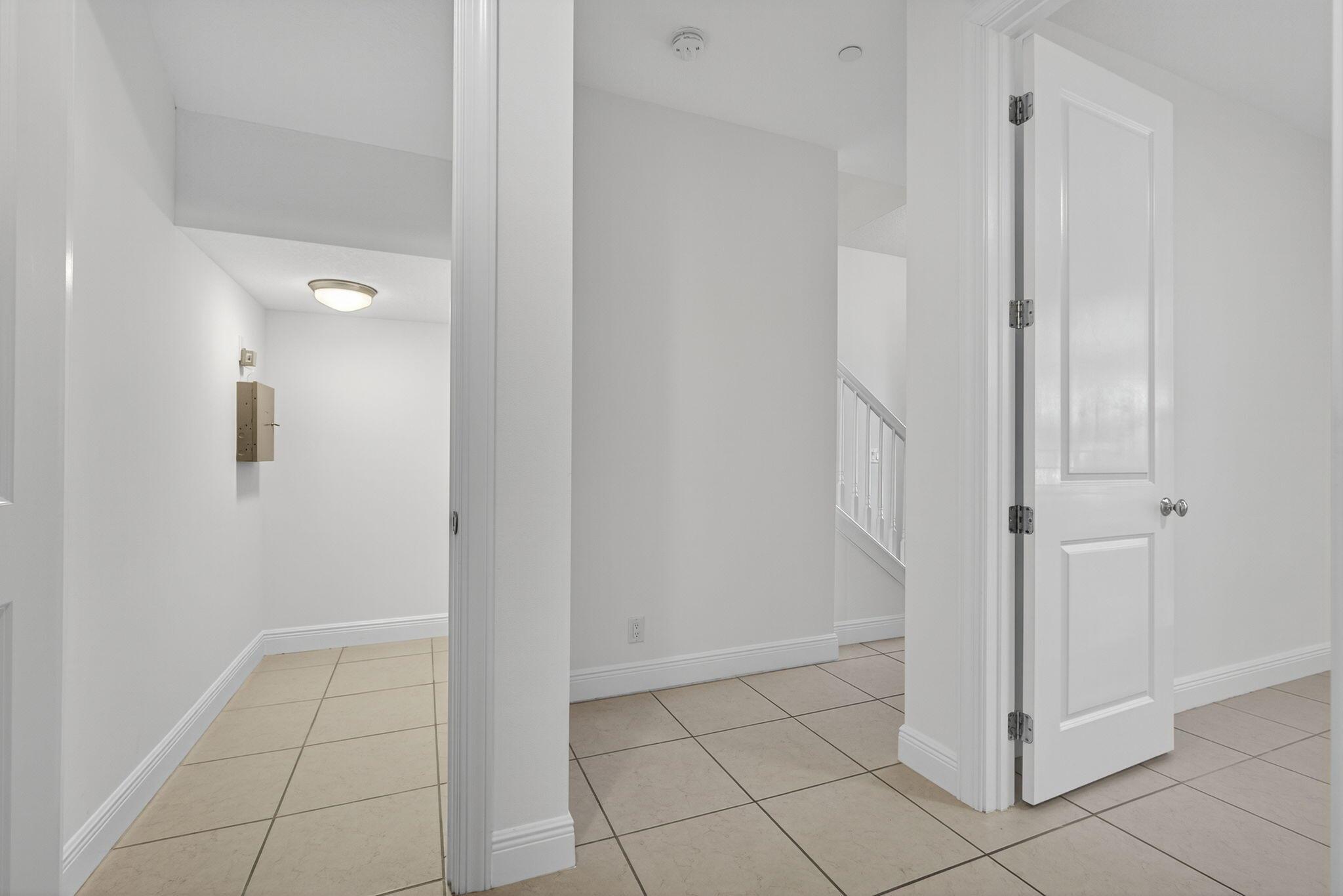 ALTON NEIGHBORHOOD 1 - Residential Lease