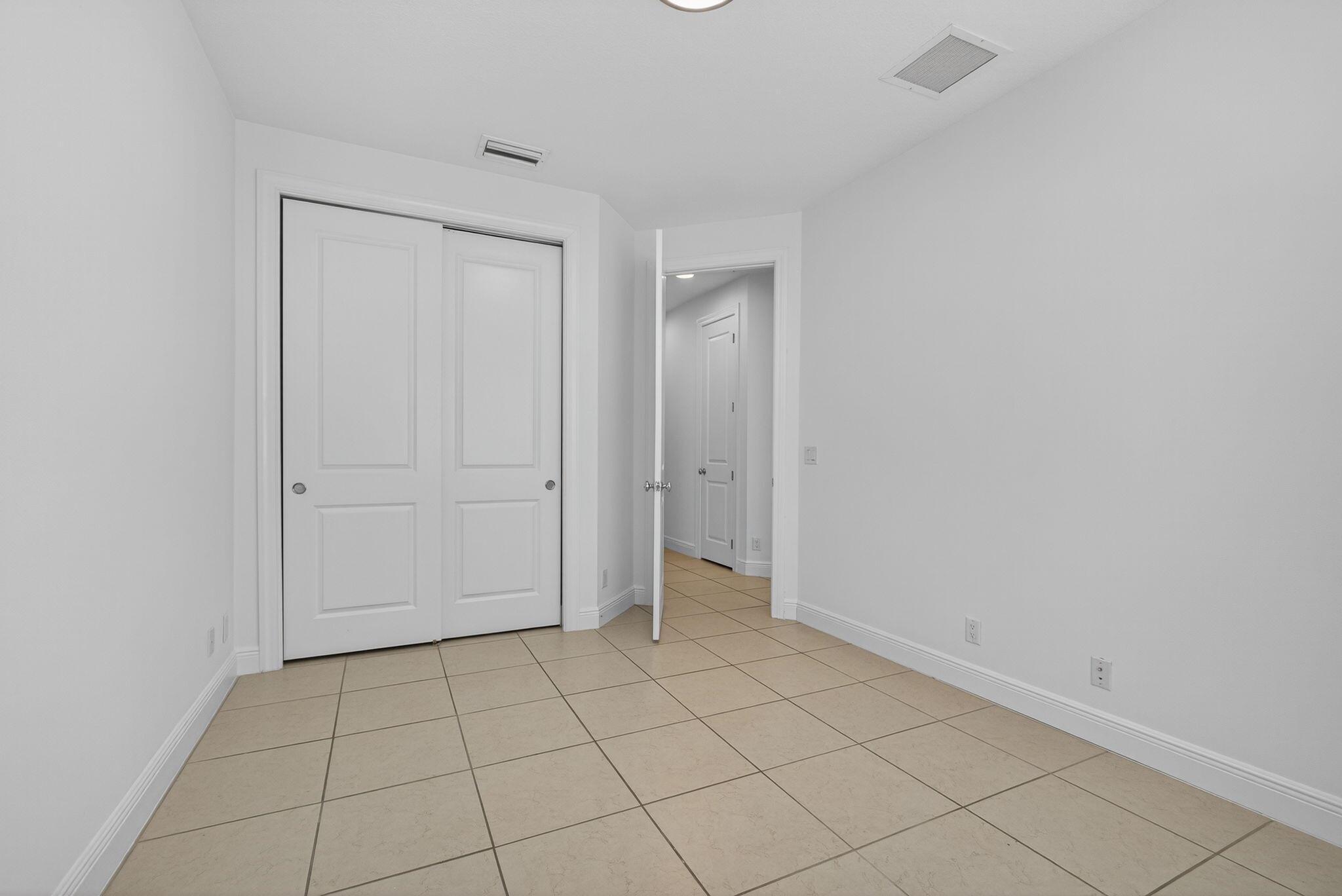 ALTON NEIGHBORHOOD 1 - Residential Lease
