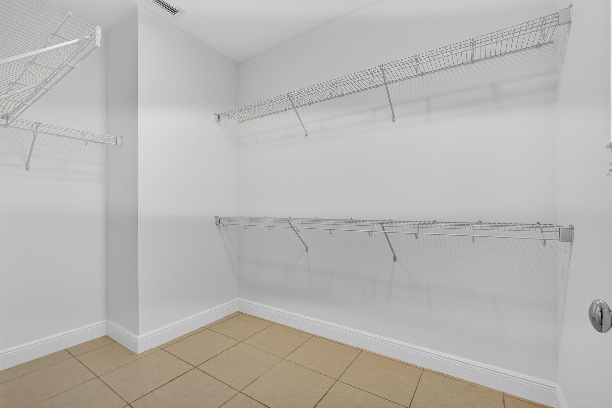 ALTON NEIGHBORHOOD 1 - Residential Lease