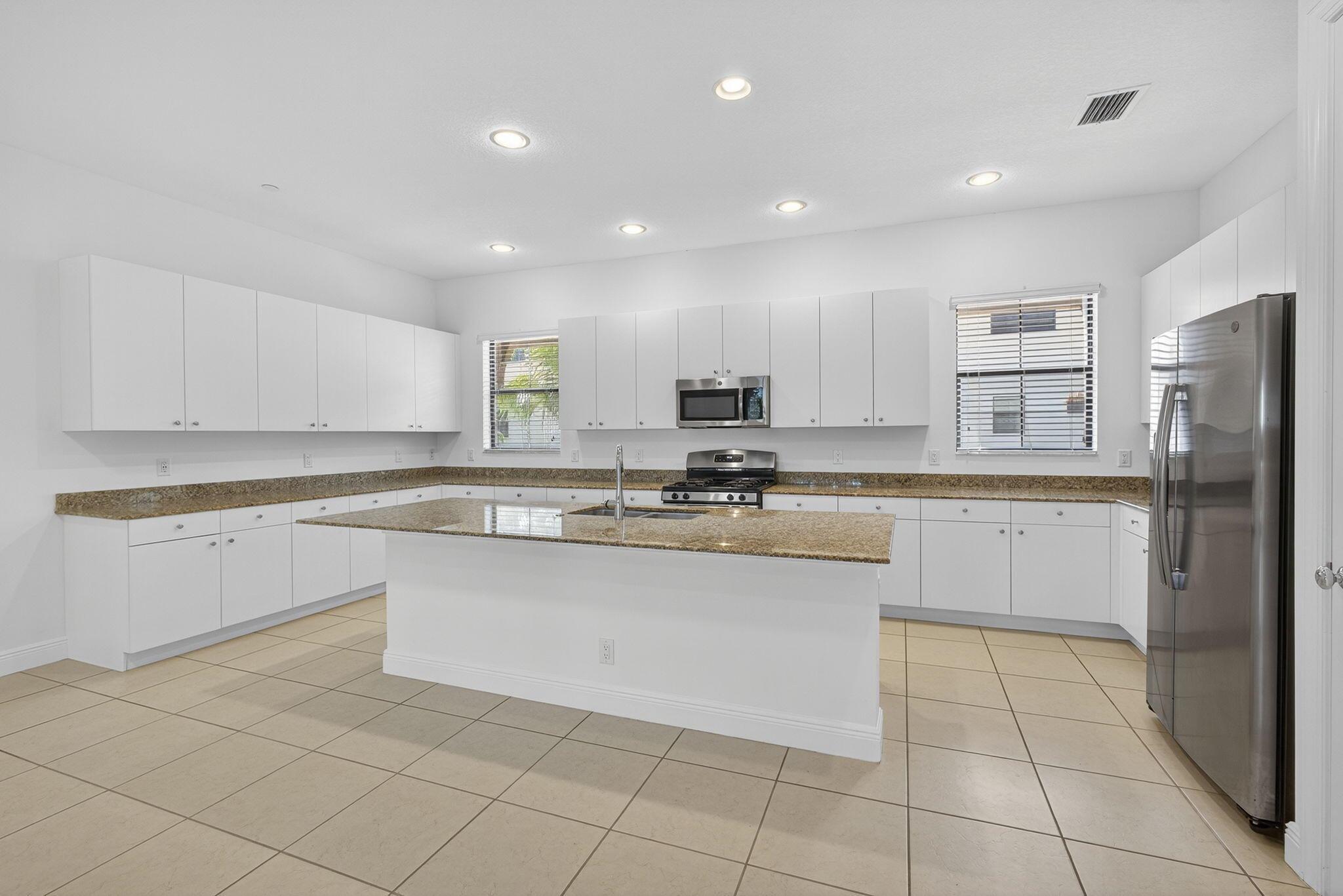 ALTON NEIGHBORHOOD 1 - Residential Lease