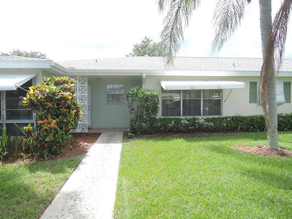 Photo of 414 Sandpiper Drive #Apt B(E), Fort Pierce, FL 34982 (MLS # R11010134)