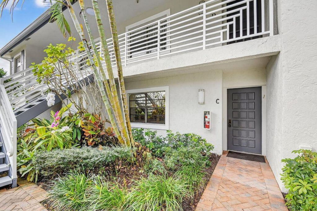 Photo of 9 Southport Lane #C, Boynton Beach, FL 33436 (MLS # R11157496)