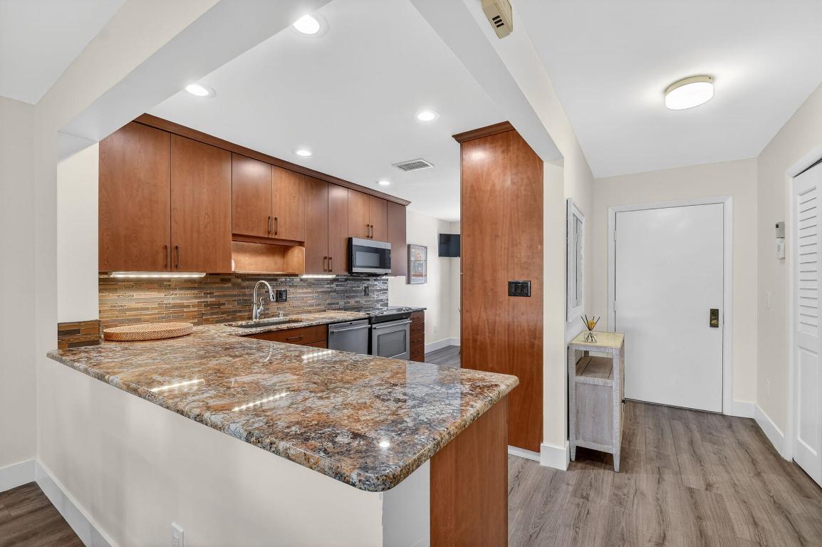 SOUTHPORT AT HUNTERS RUN CONDO - Residential