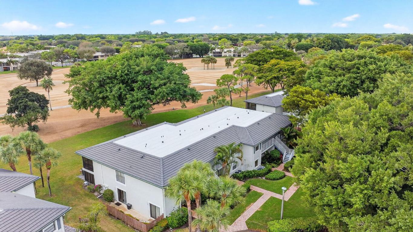 SOUTHPORT AT HUNTERS RUN CONDO - Residential