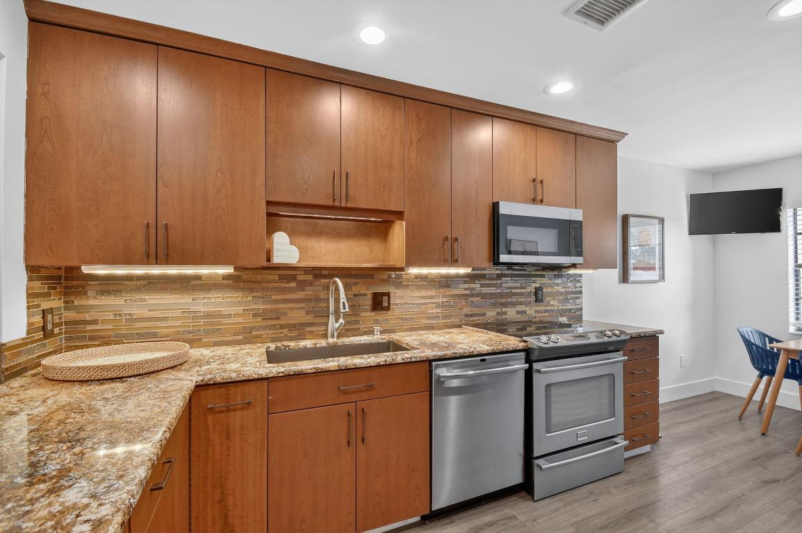 SOUTHPORT AT HUNTERS RUN CONDO - Residential