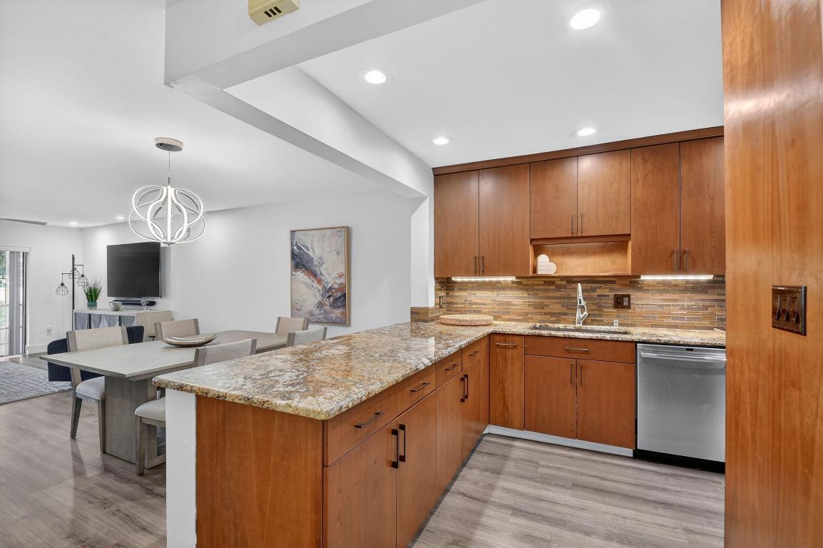 SOUTHPORT AT HUNTERS RUN CONDO - Residential