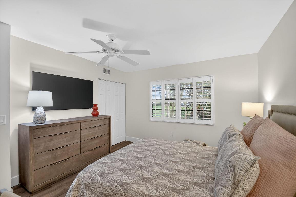 SOUTHPORT AT HUNTERS RUN CONDO - Residential