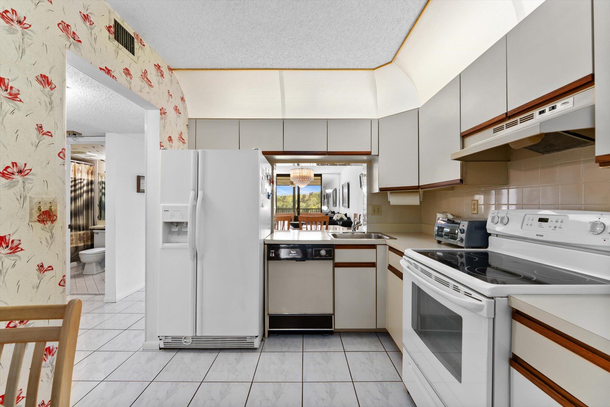 TRADEWINDS C CONDO - Residential