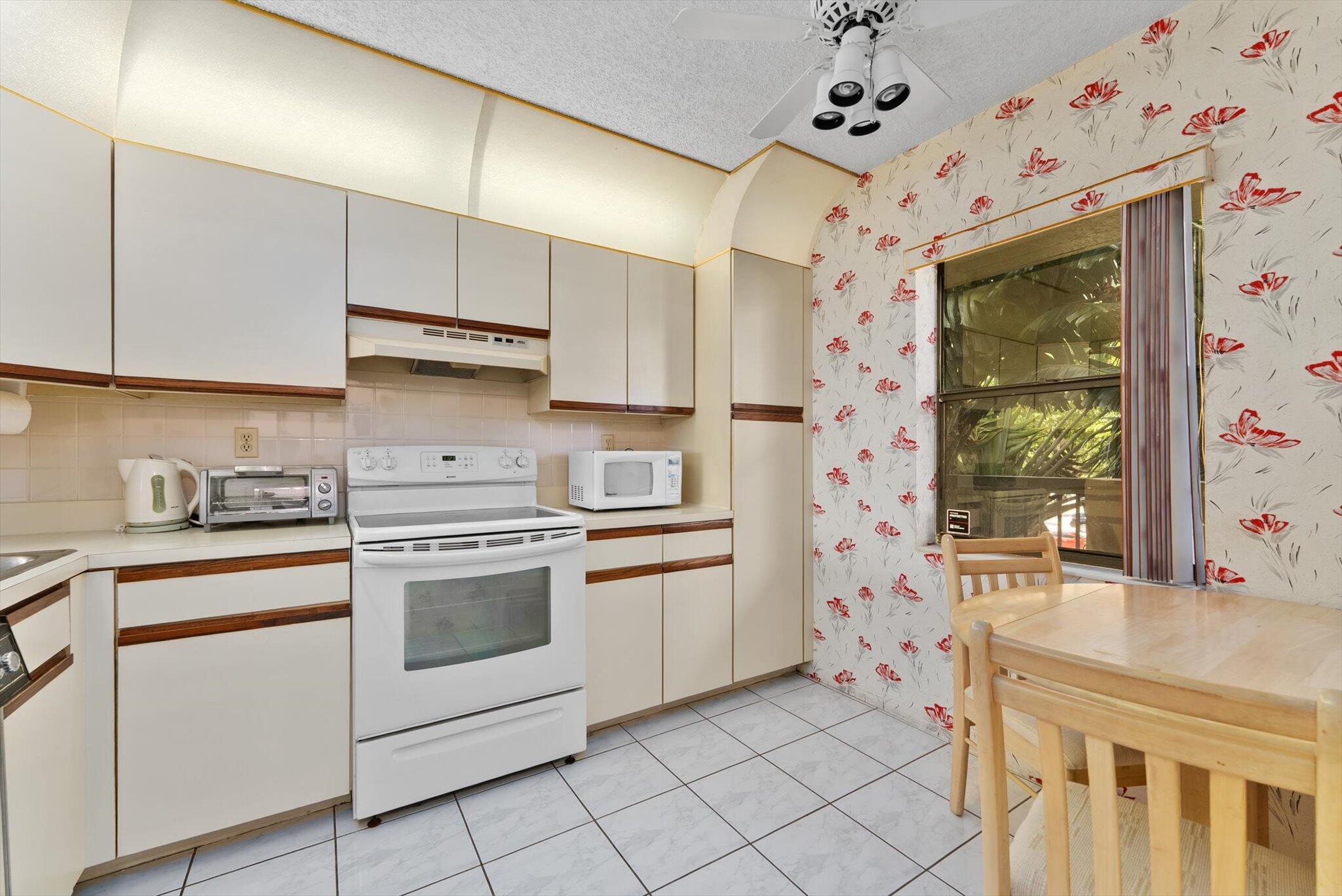 TRADEWINDS C CONDO - Residential