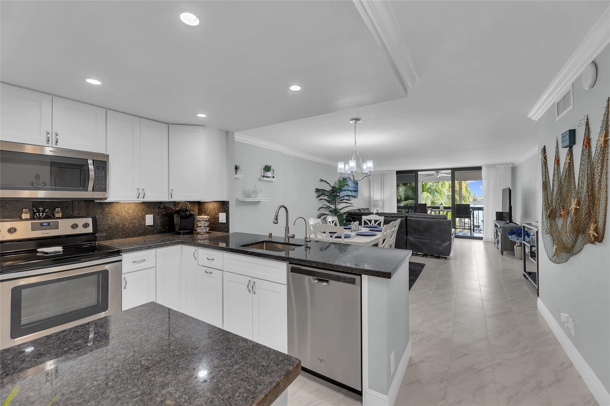 CORAL TOWERS CONDO - Residential