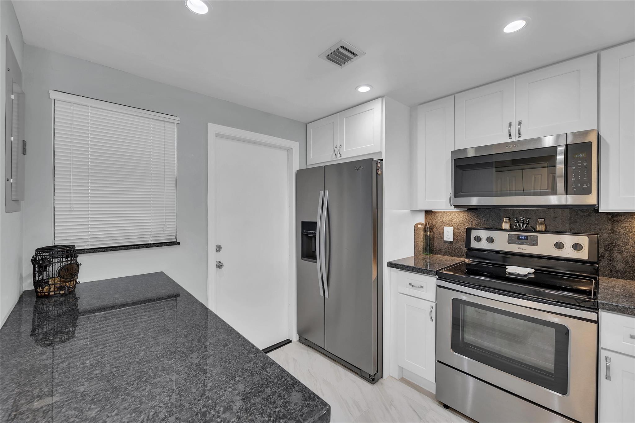CORAL TOWERS CONDO - Residential