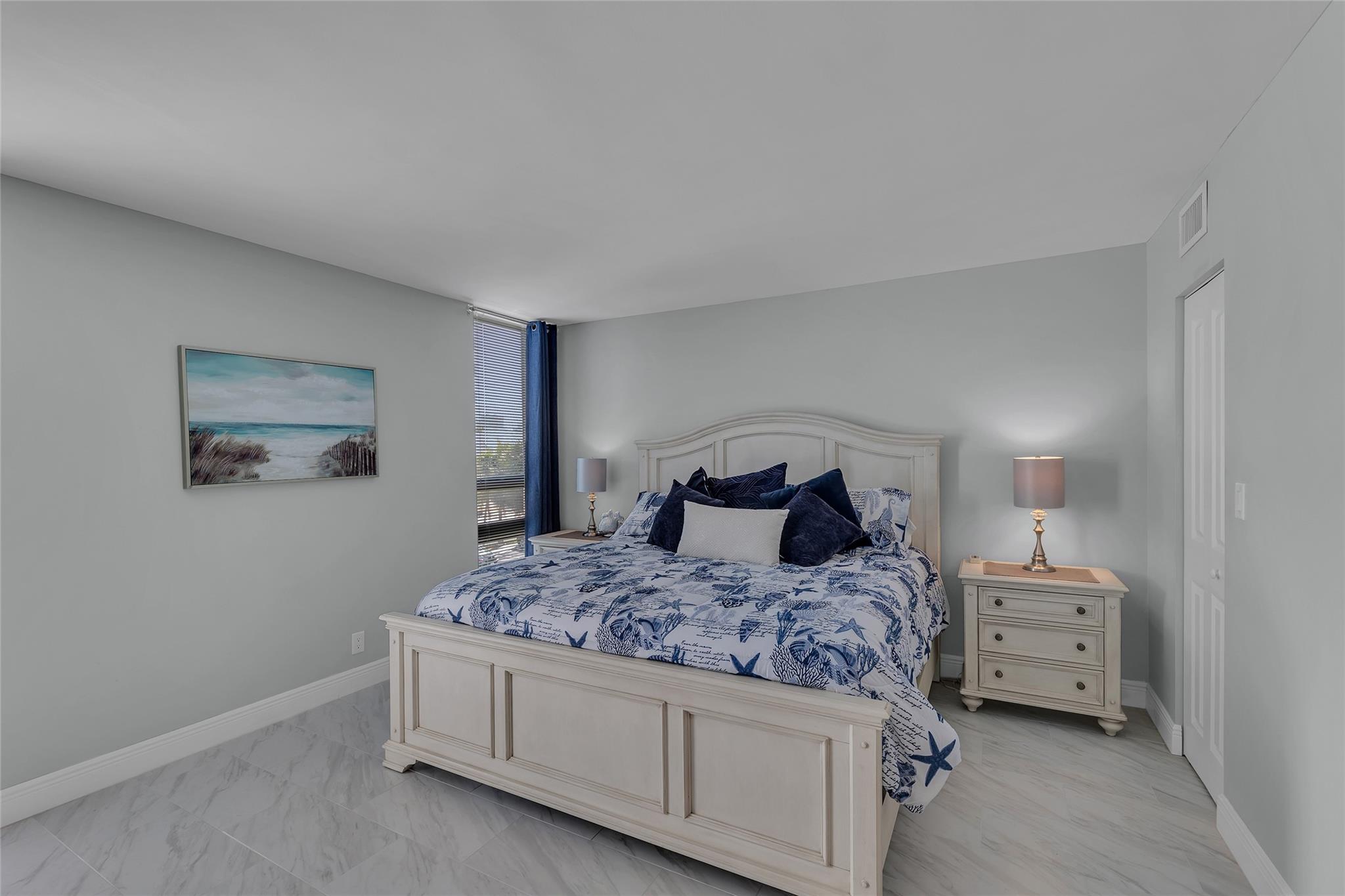 CORAL TOWERS CONDO - Residential