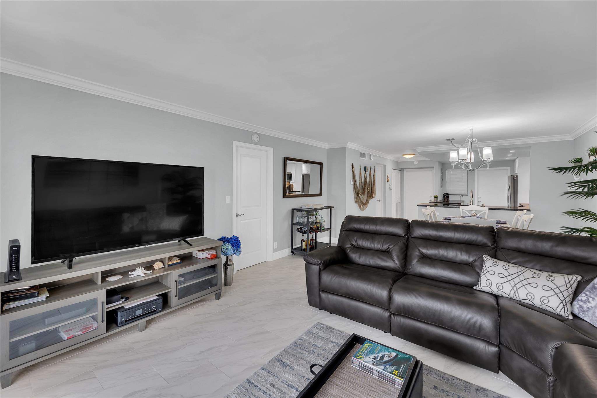CORAL TOWERS CONDO - Residential