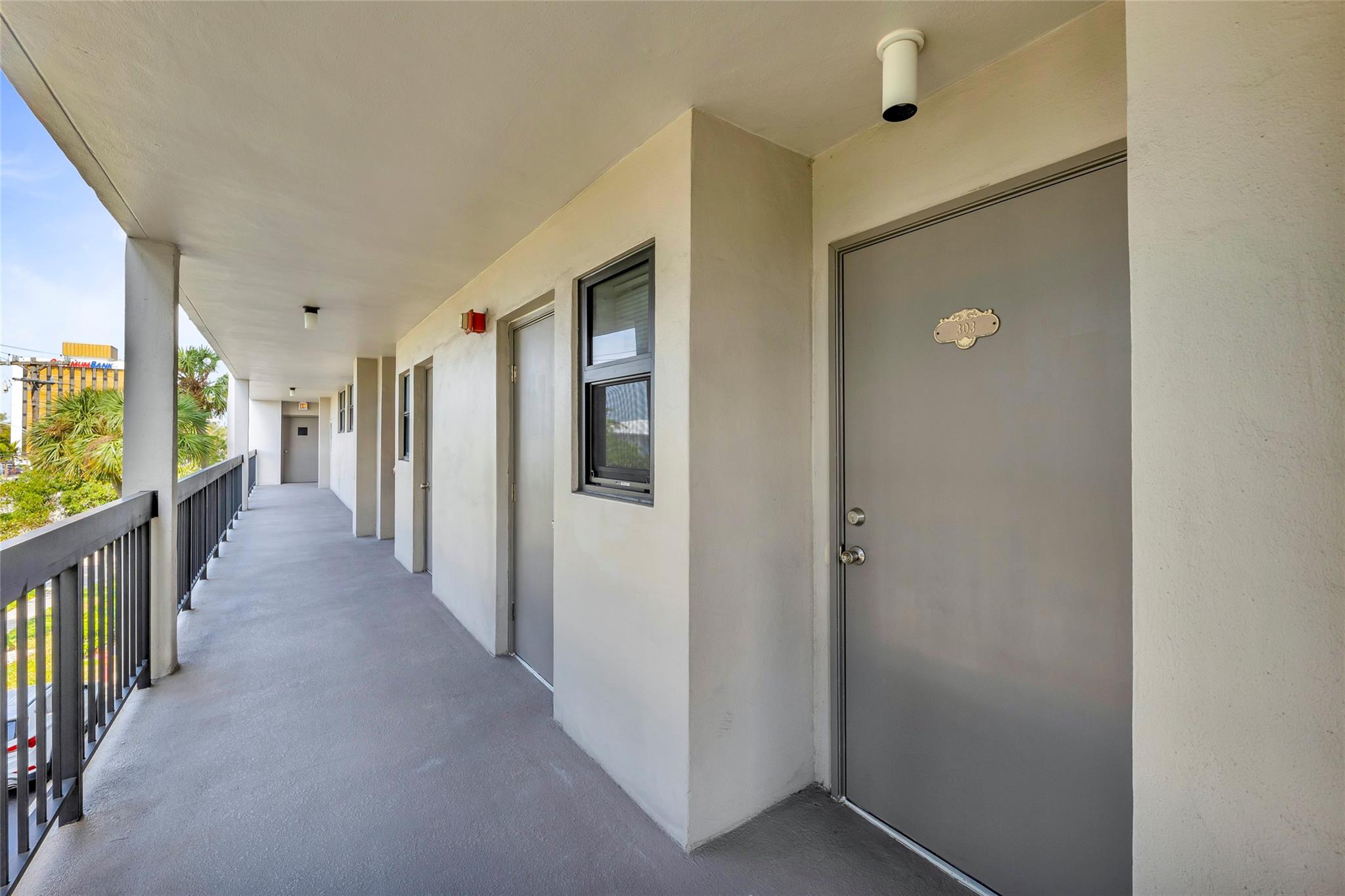 CORAL TOWERS CONDO - Residential