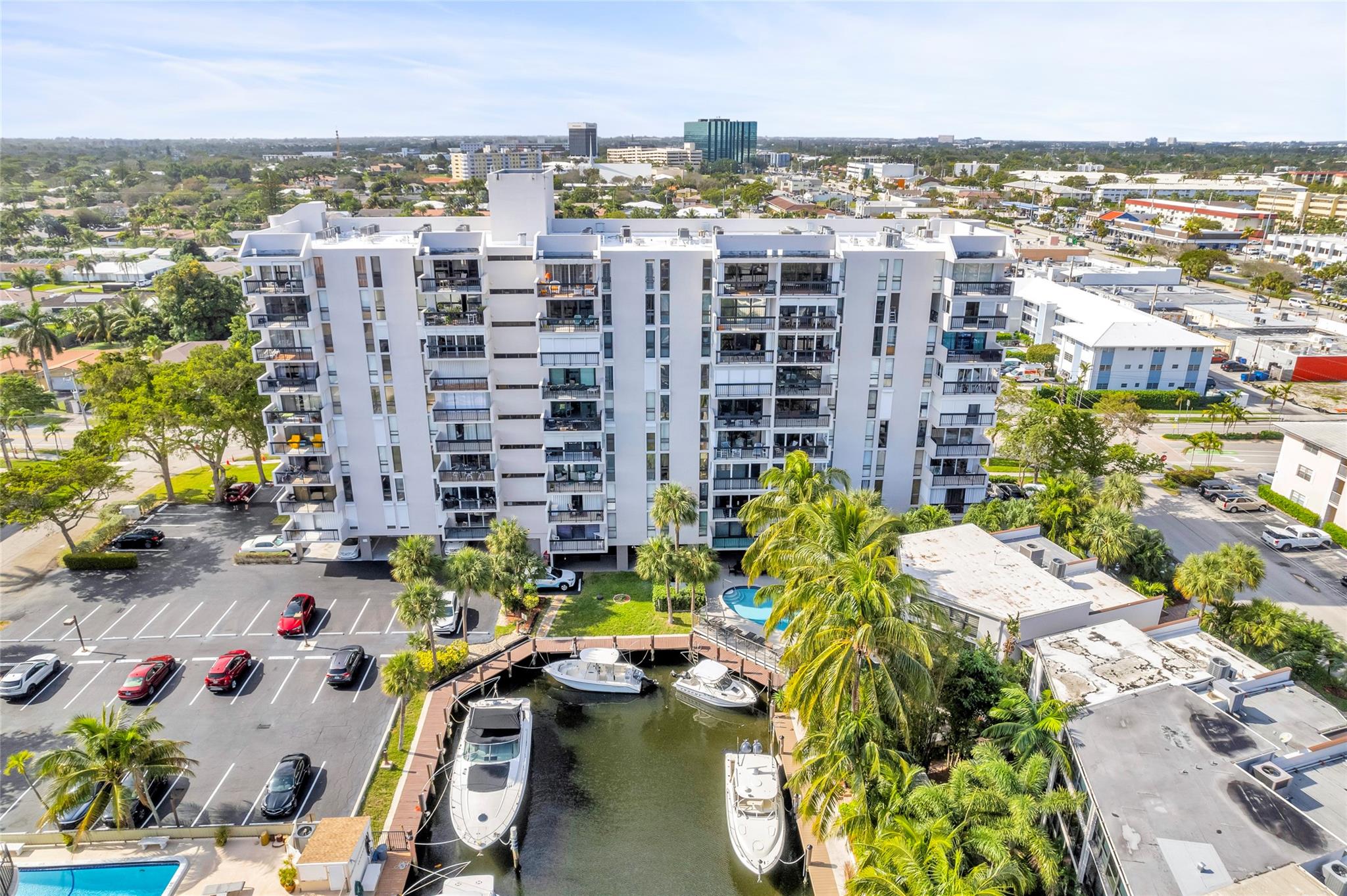 CORAL TOWERS CONDO - Residential