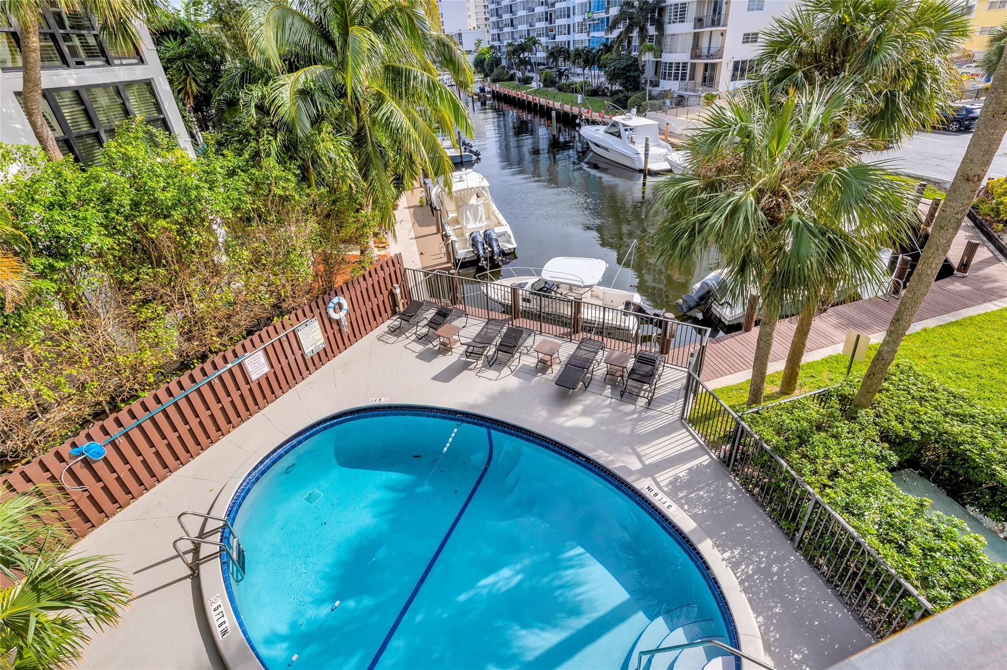 CORAL TOWERS CONDO - Residential