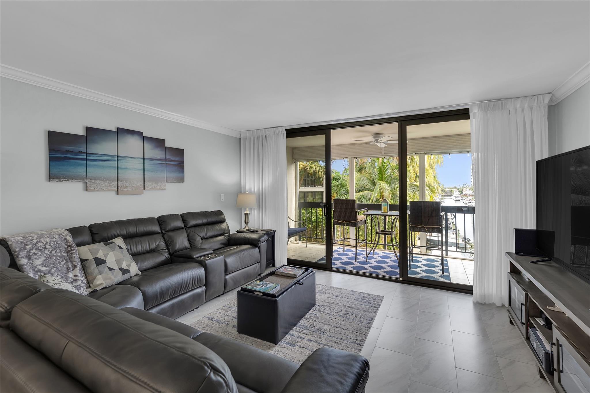 CORAL TOWERS CONDO - Residential