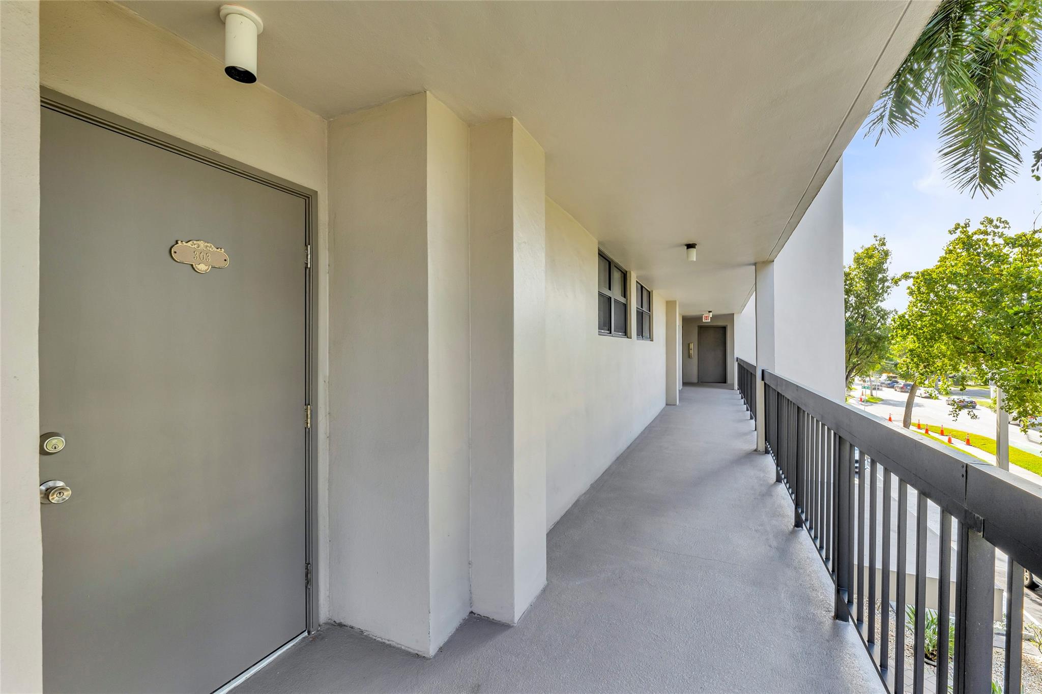 CORAL TOWERS CONDO - Residential