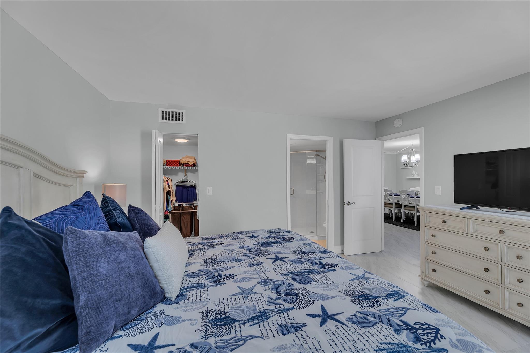 CORAL TOWERS CONDO - Residential