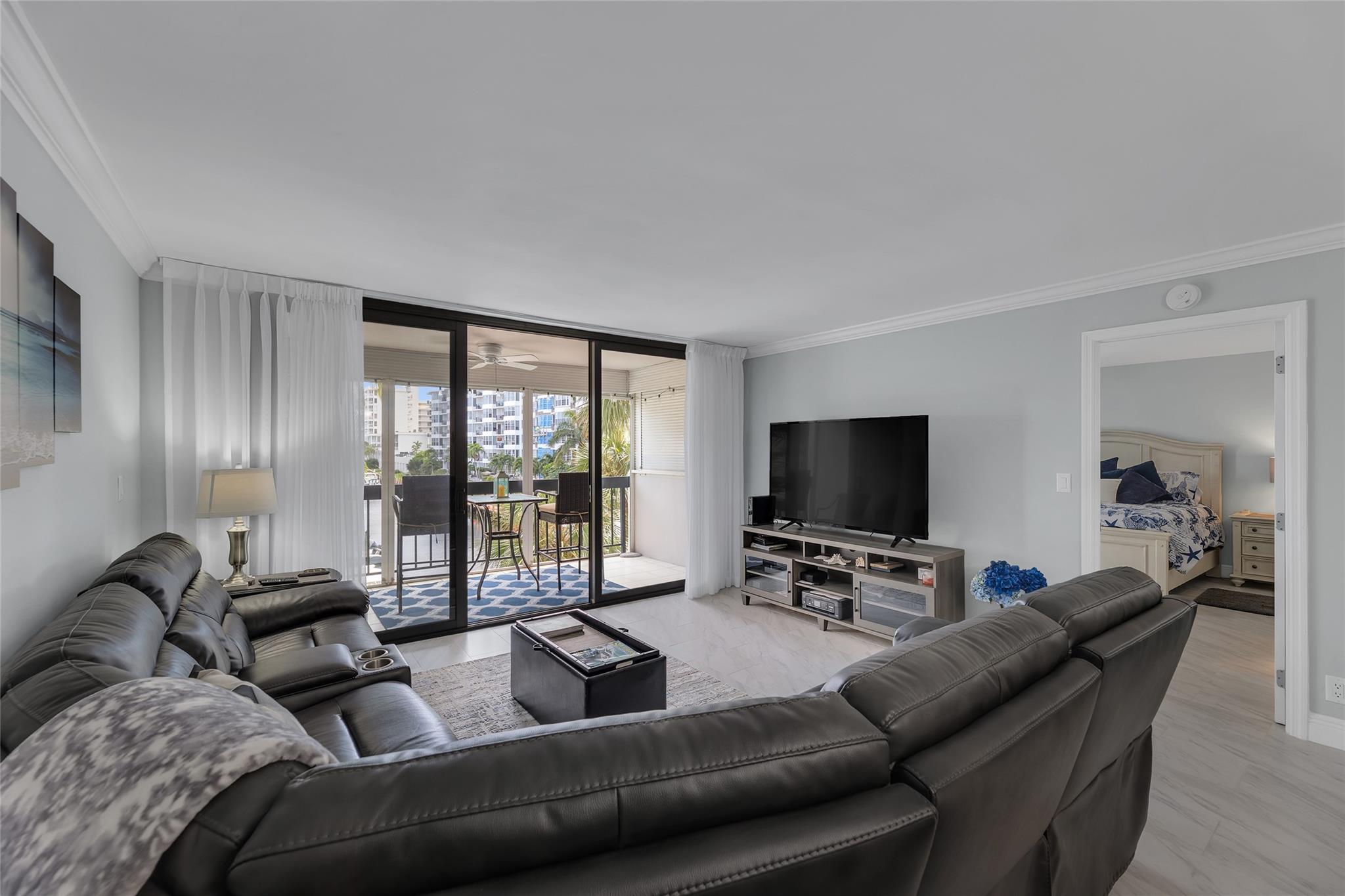 CORAL TOWERS CONDO - Residential