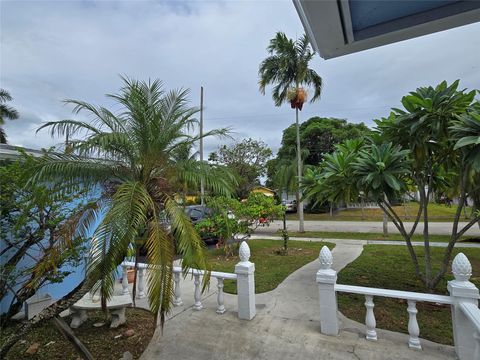 A home in Lauderdale Lakes