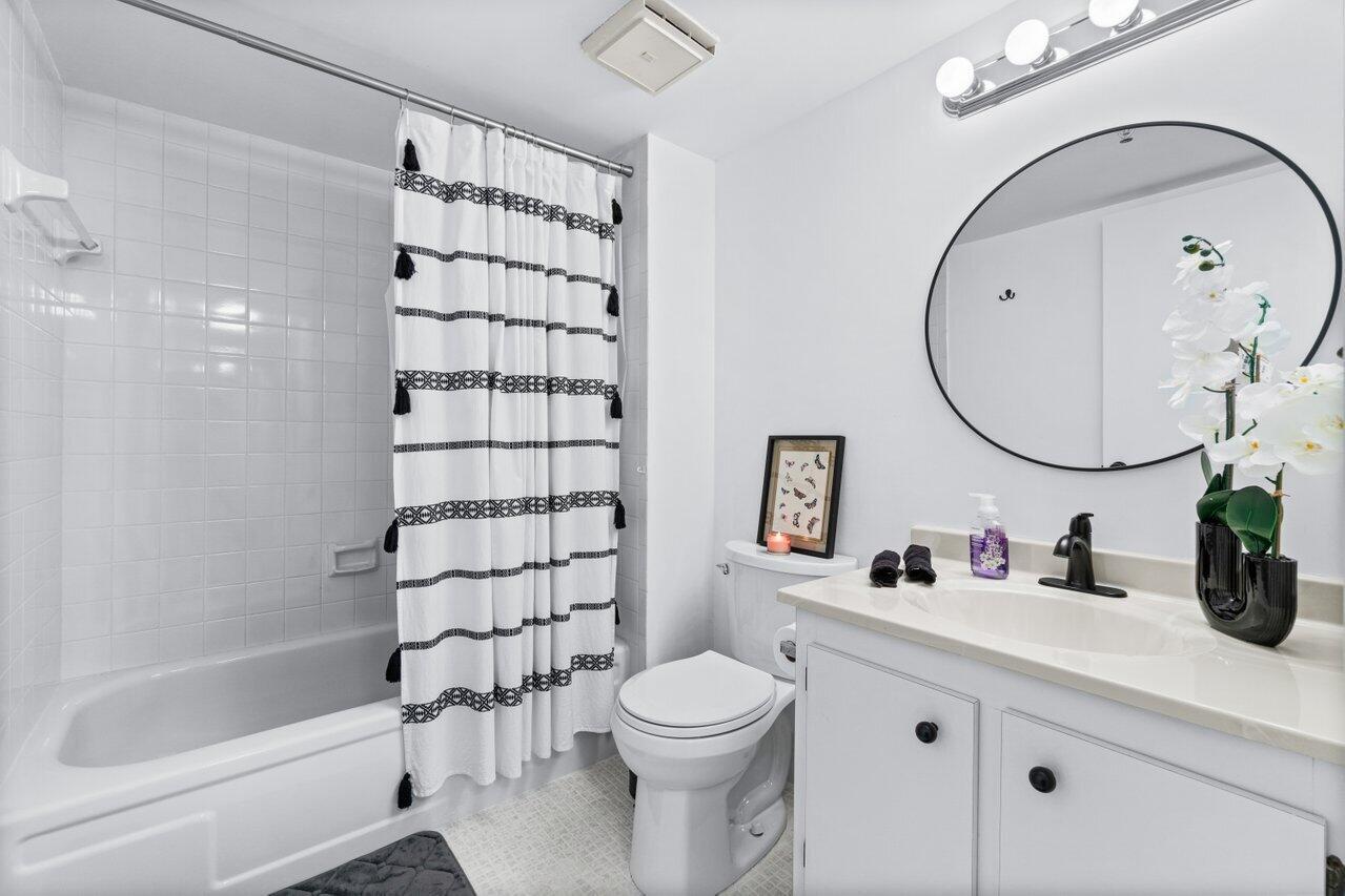 VILLAGES OF ORIOLE BONAIR - Residential