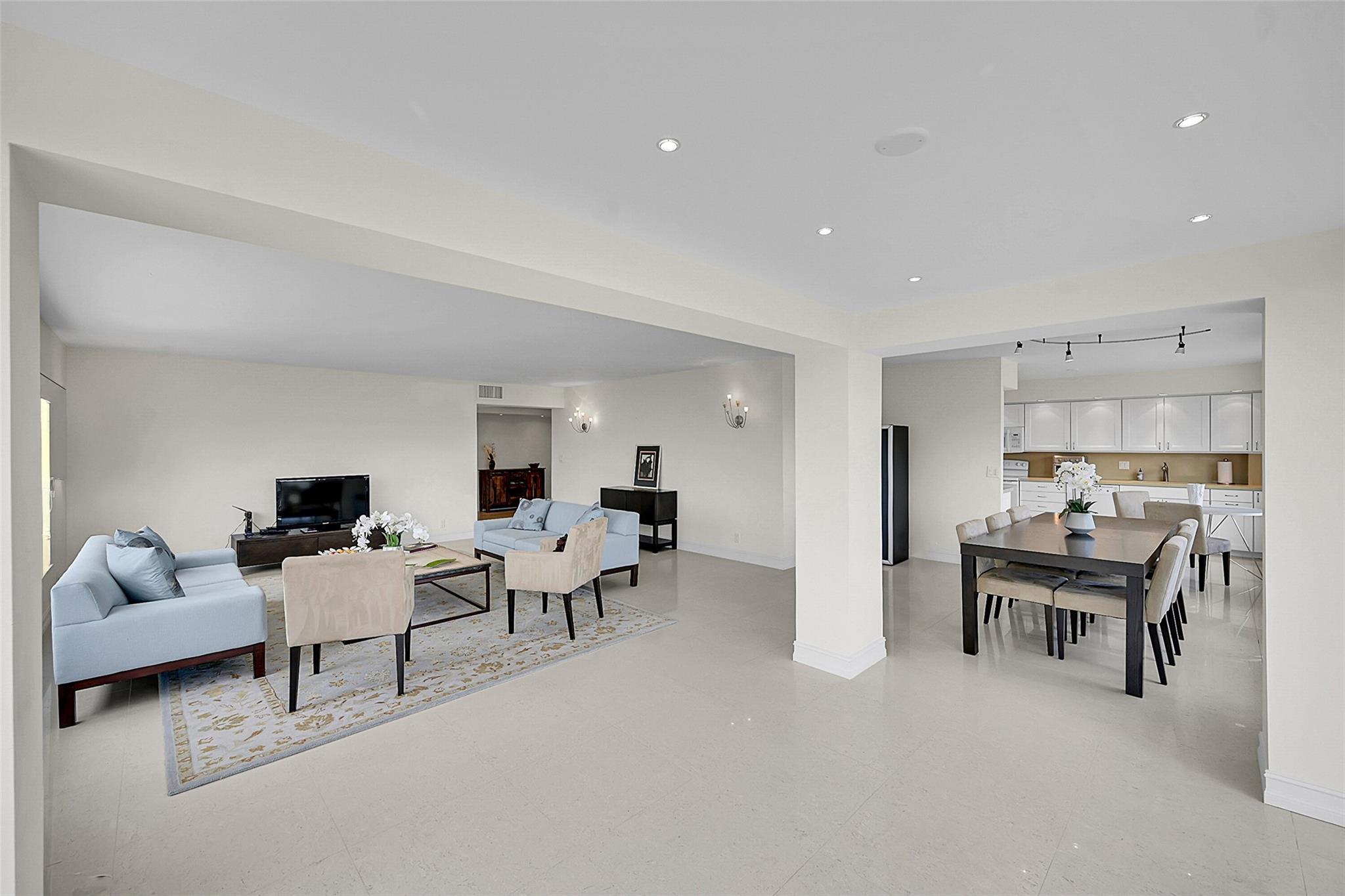 600 S Ocean Blvd 504