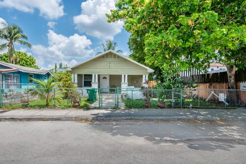 Single Family Residence in Miami FL 221 33rd St St.jpg