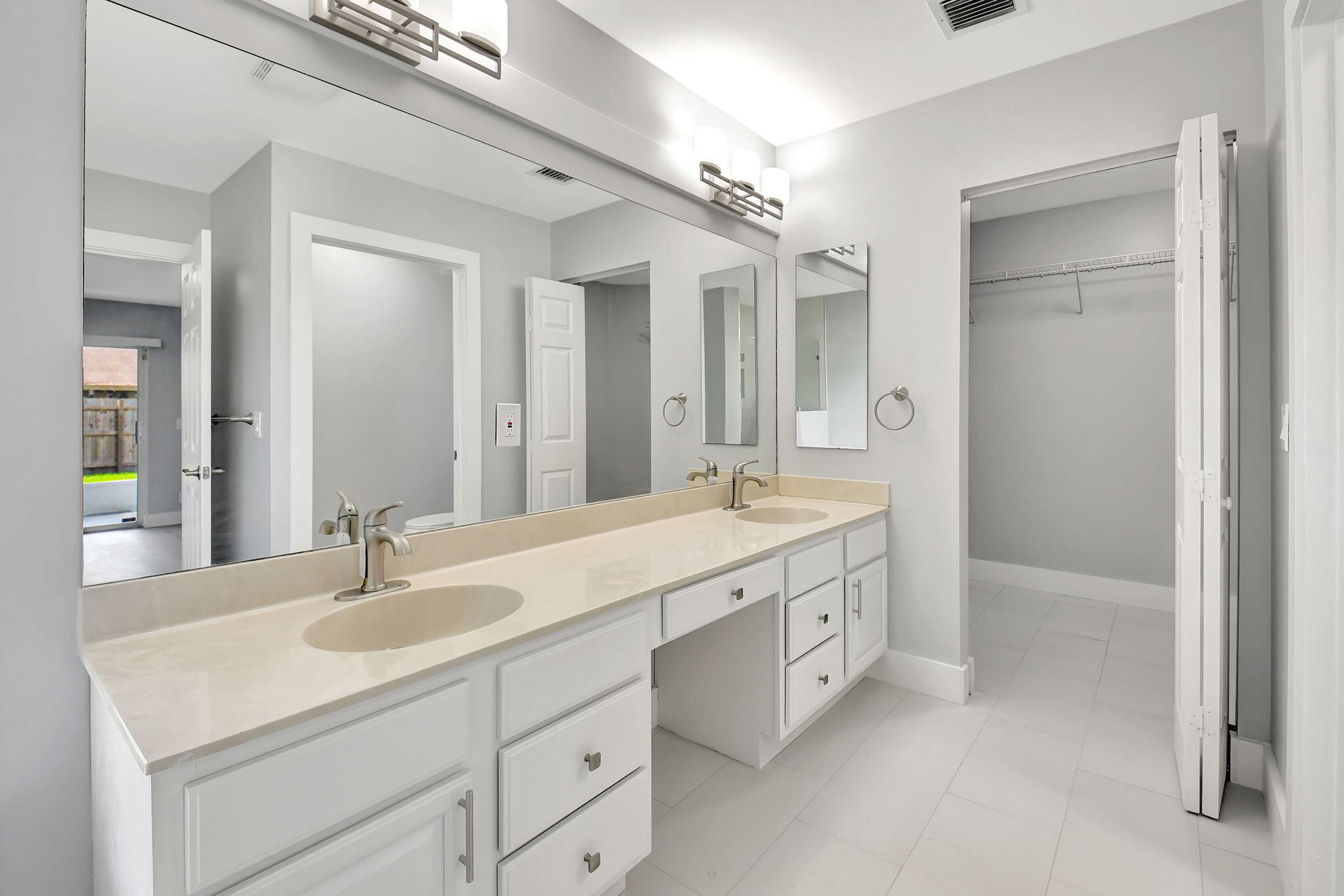 LAKE FOREST SOUTH - Residential Lease