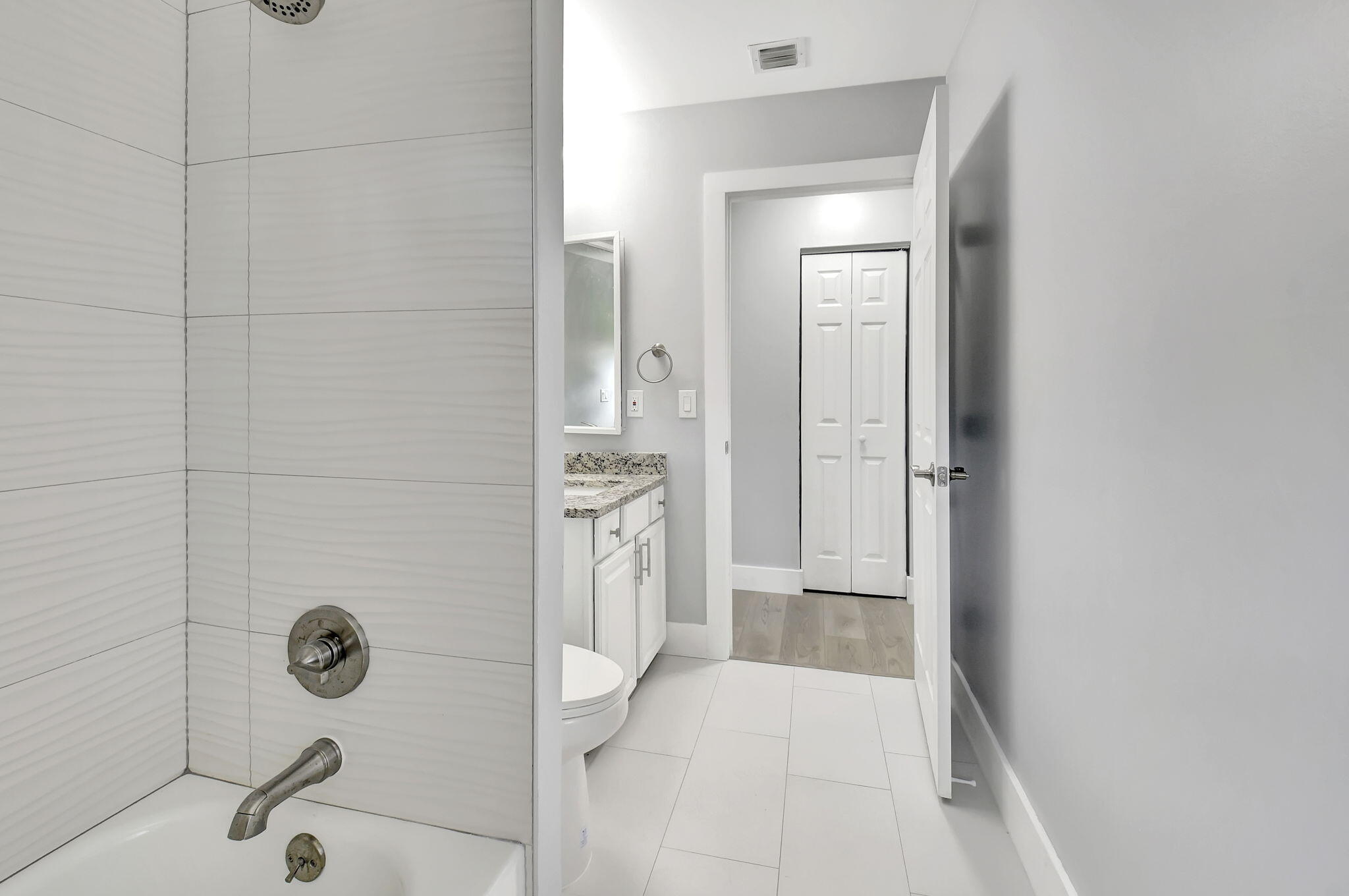 LAKE FOREST SOUTH - Residential Lease