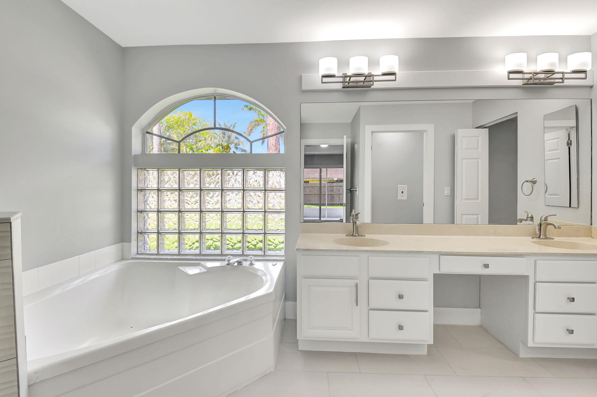 LAKE FOREST SOUTH - Residential Lease