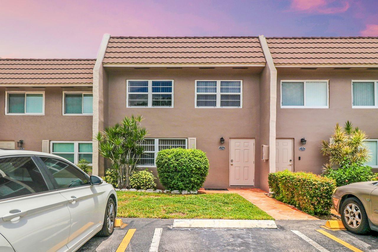 FEATURING 3 BEDROOMS 2.5 BATHROOMS RENOVATED TOWNHOME IS NOW READY AND AVAILABLE FOR RENT! LOCATED IN THE HEART OF CORAL SPRINGS. WALKING DISTANCE TO RESTURANTS, SHOPS, AND LOCAL GROCERY STORES. RENT INCLUDES WATER & LANDSCAPING—650 CREDIT SCORE REQUIRED BY ASSOCIATION.