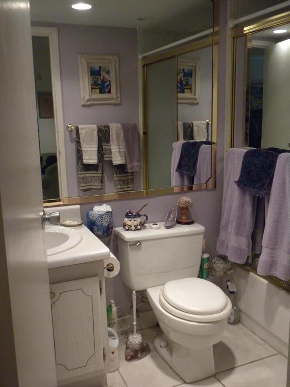 Kings Point Brittany Condos - Residential