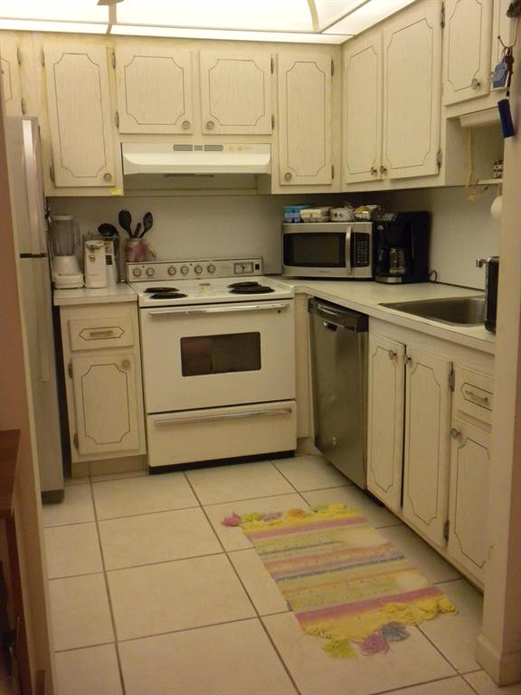 Kings Point Brittany Condos - Residential