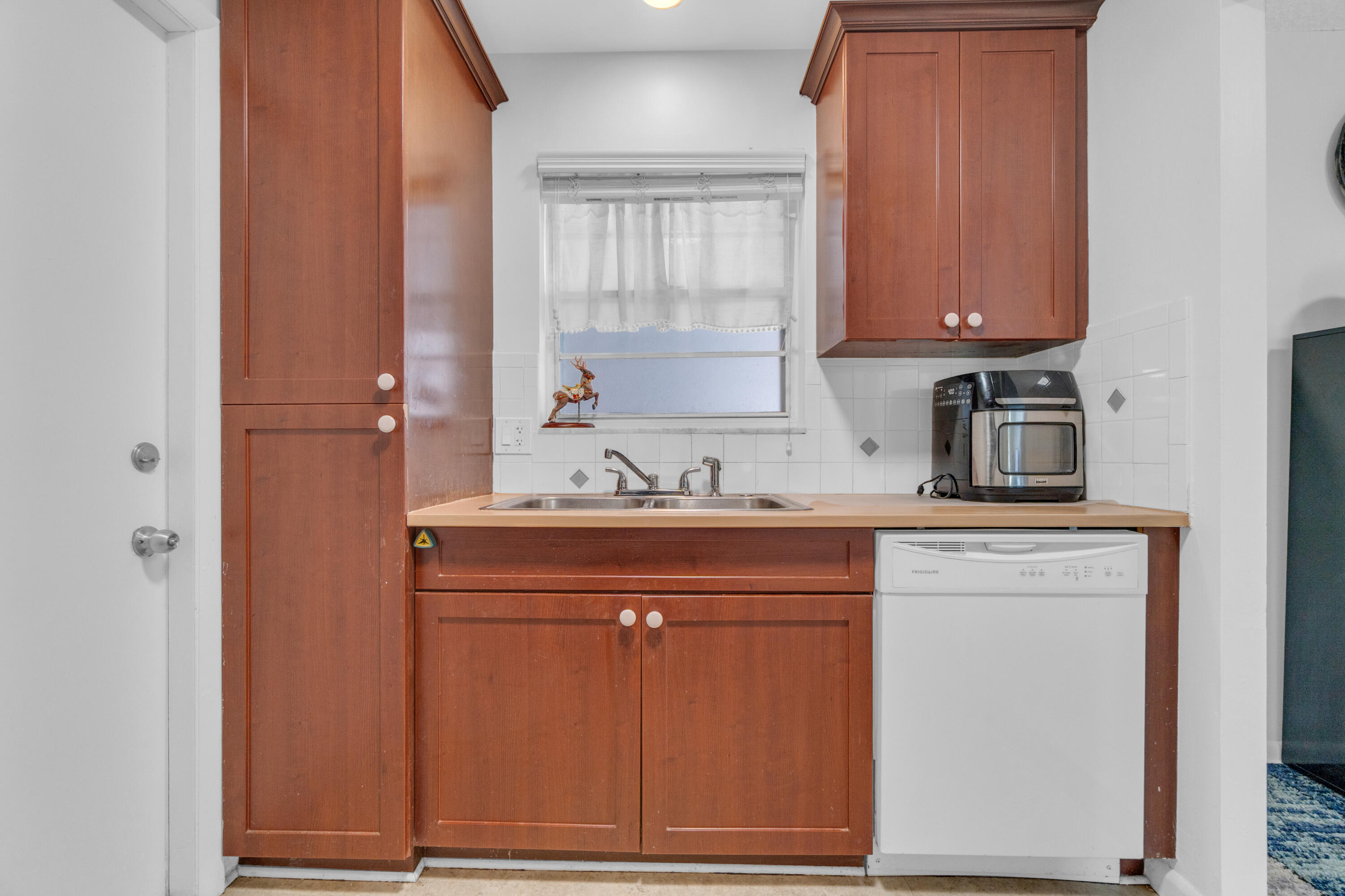 ARROWHEAD CONDO NO I - Residential