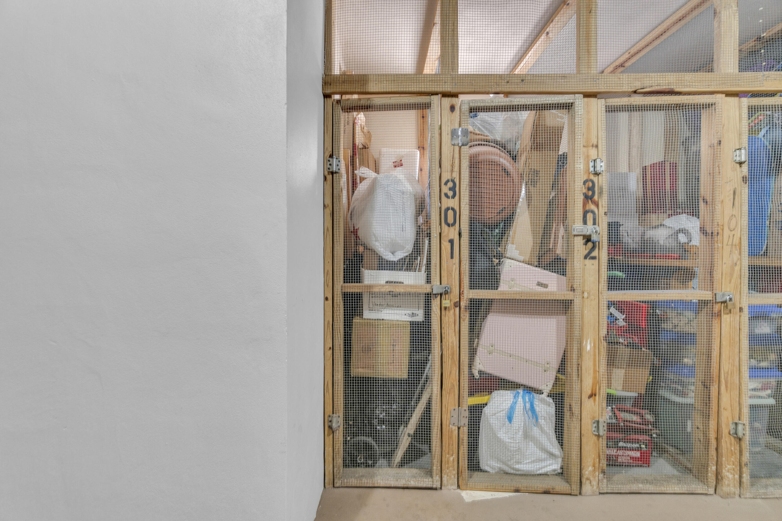 ARROWHEAD CONDO NO I - Residential