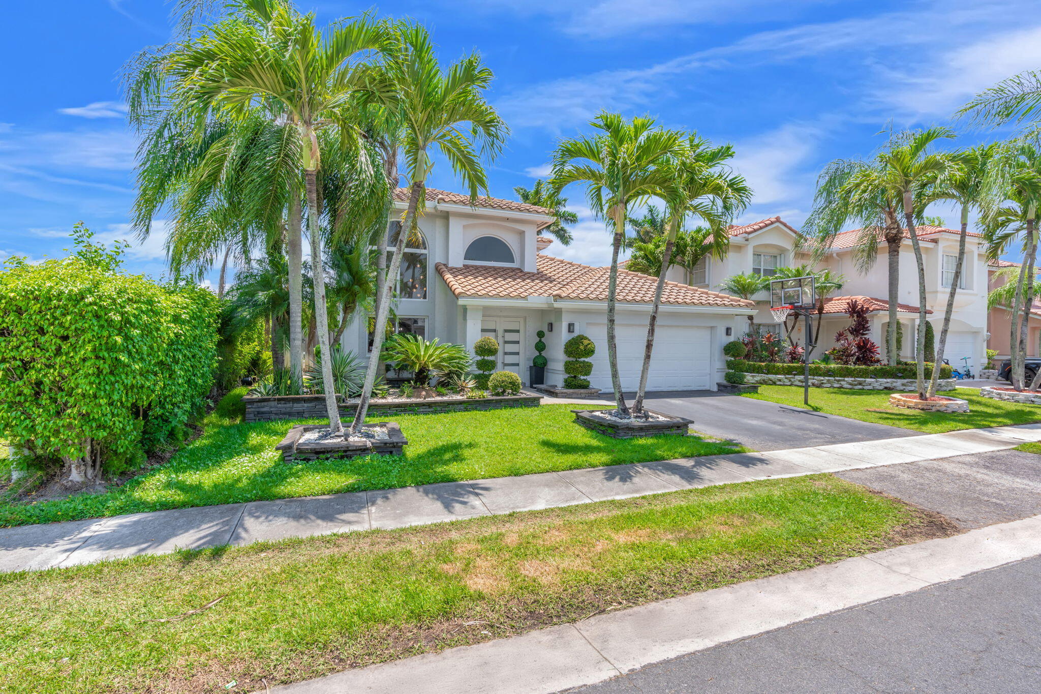52 Gables Boulevard, Weston FL 33326