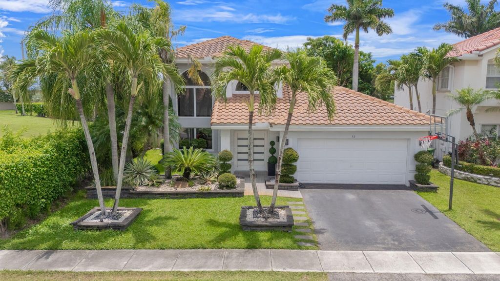 Photo of 52 Gables Boulevard, Weston, FL 33326 (MLS # B26043869)