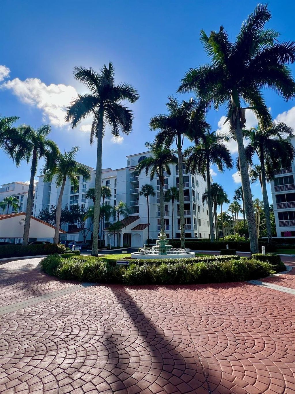 Photo of 4126 W Palm Aire Dr #262D, Pompano Beach, FL 33069 (MLS # F10532839)