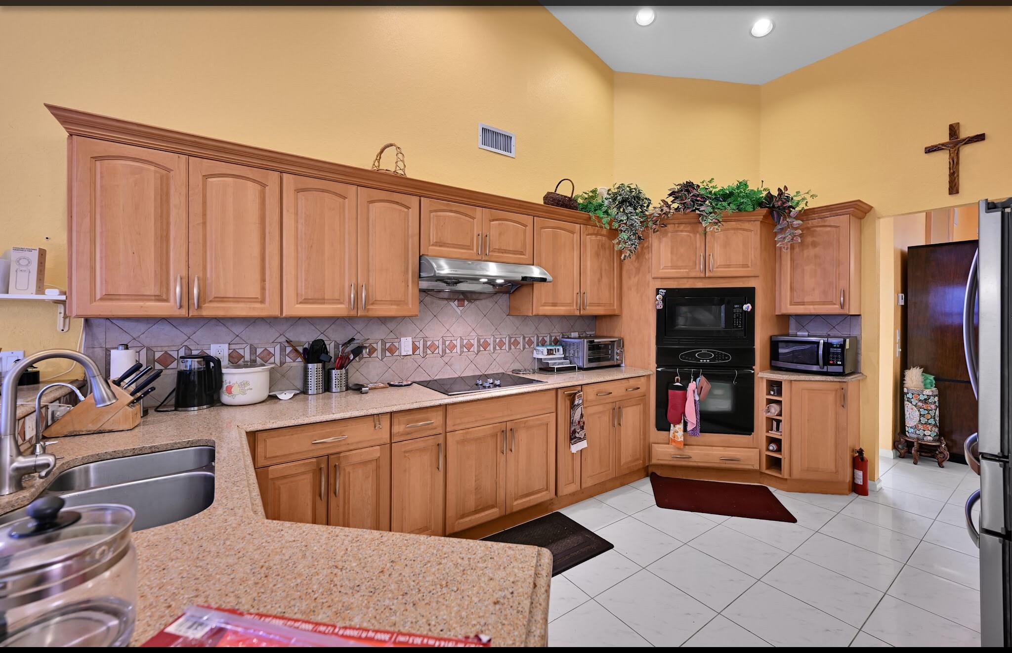 Boulevard Forest 113-39 B - Residential