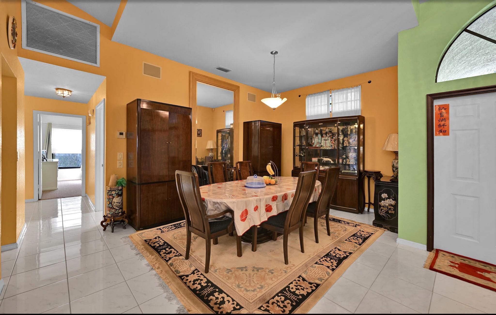 Boulevard Forest 113-39 B - Residential