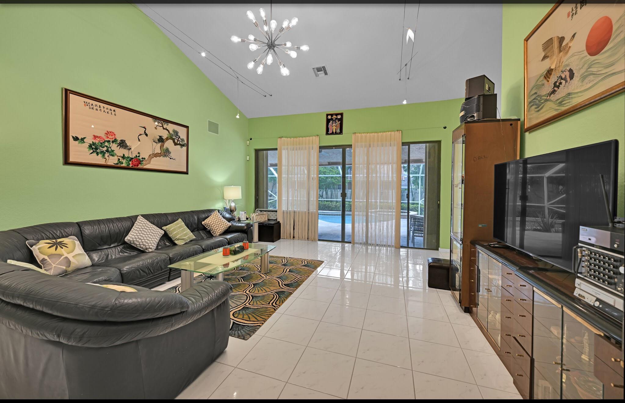Boulevard Forest 113-39 B - Residential