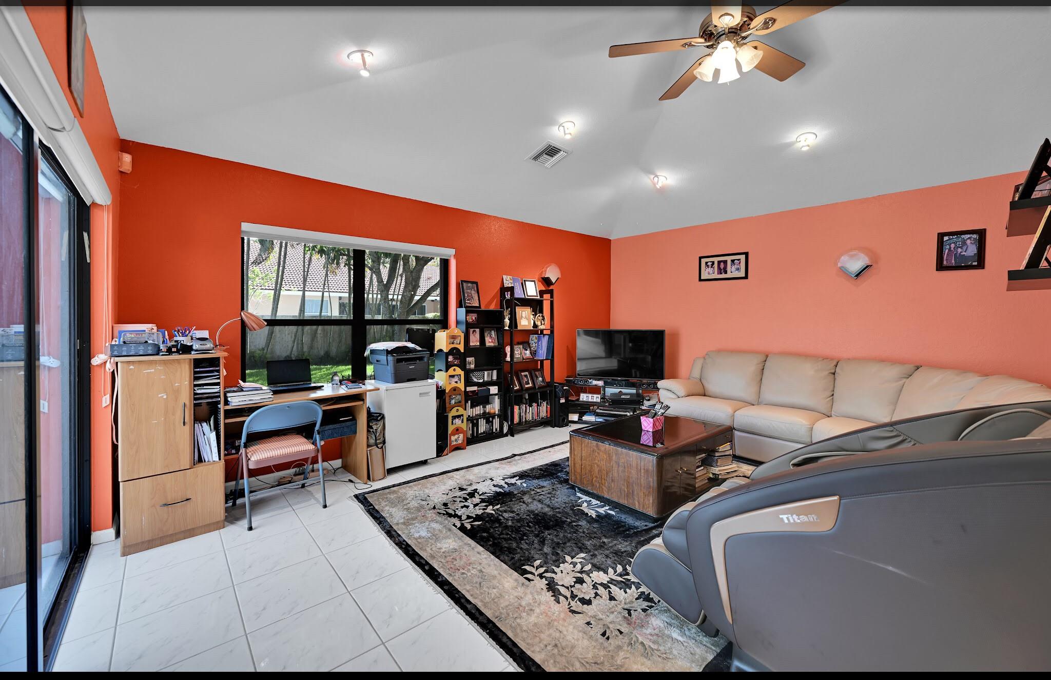 Boulevard Forest 113-39 B - Residential