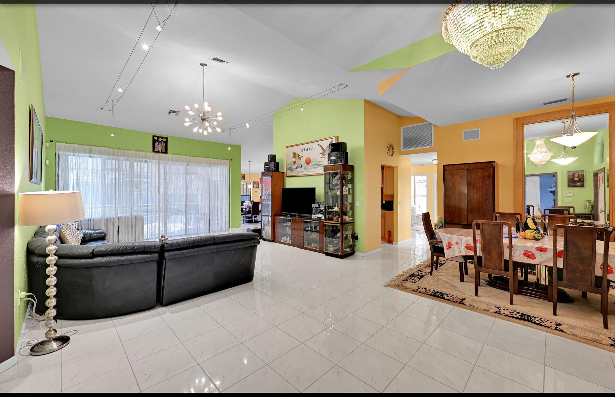 Boulevard Forest 113-39 B - Residential