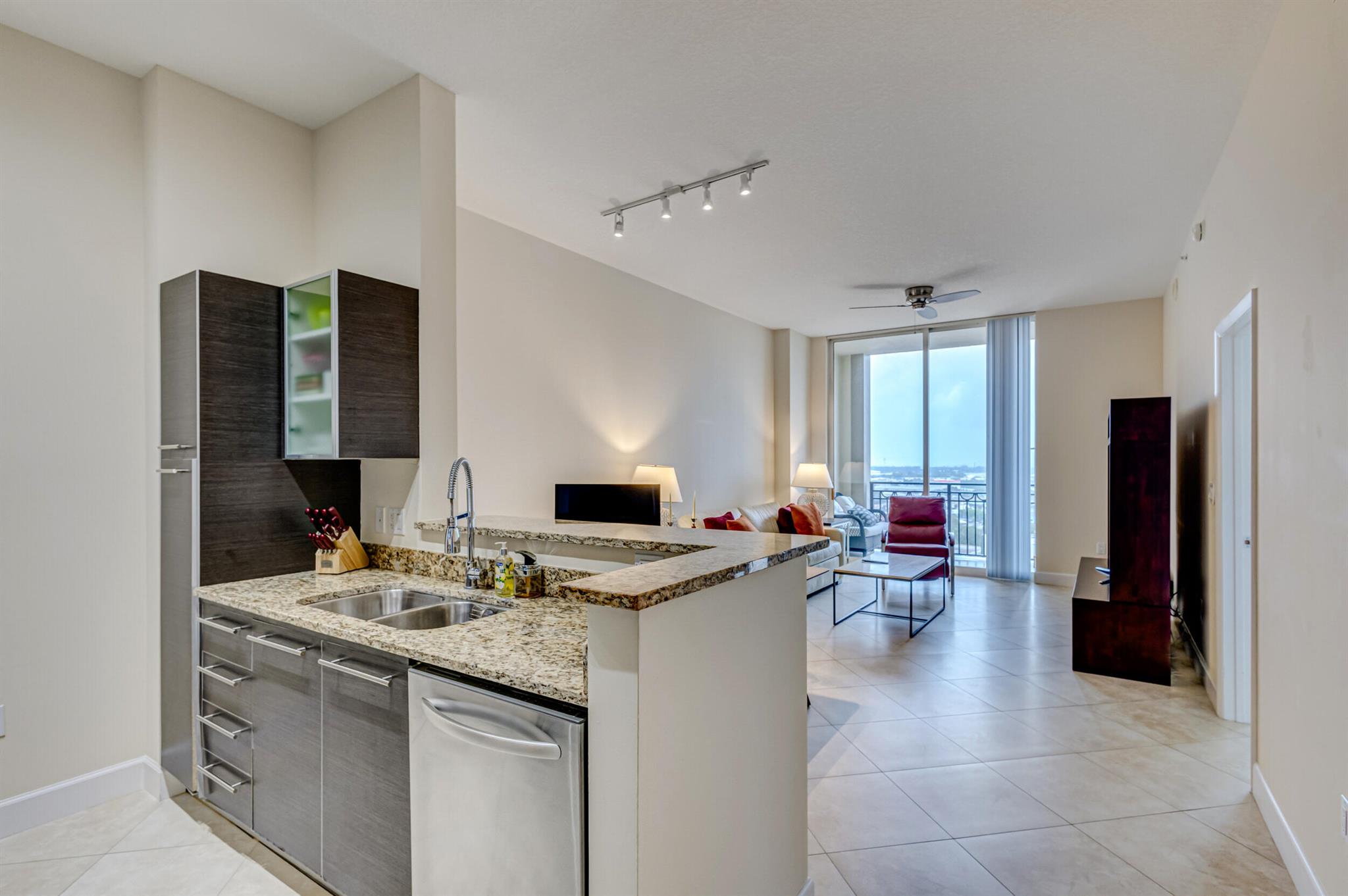 CITYPLACE SOUTH TOWER - Residential