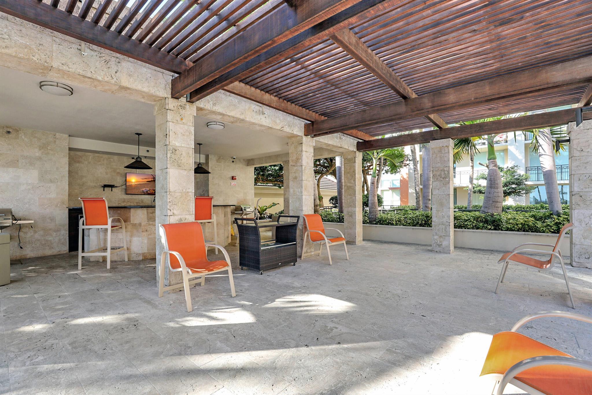 CITYPLACE SOUTH TOWER - Residential