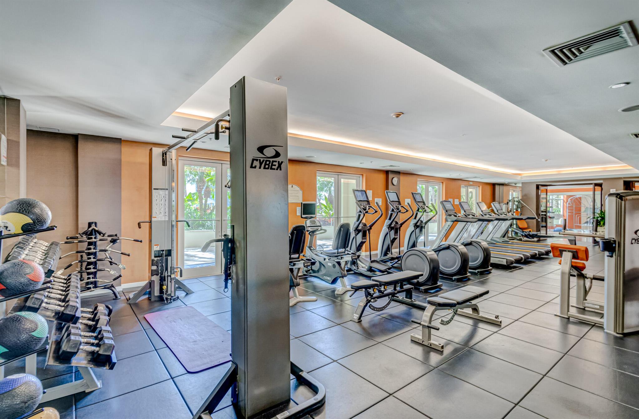 CITYPLACE SOUTH TOWER - Residential