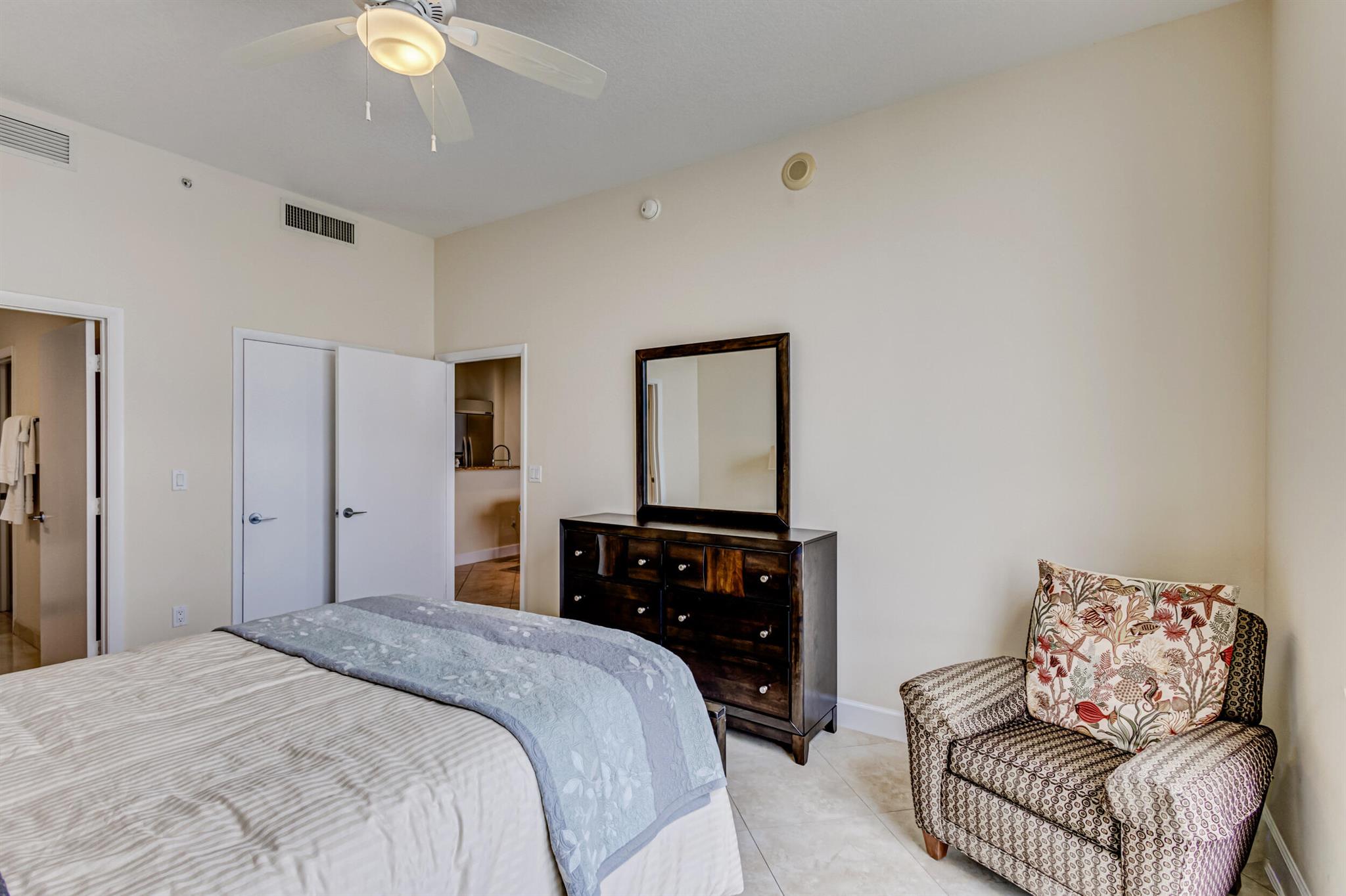 CITYPLACE SOUTH TOWER - Residential