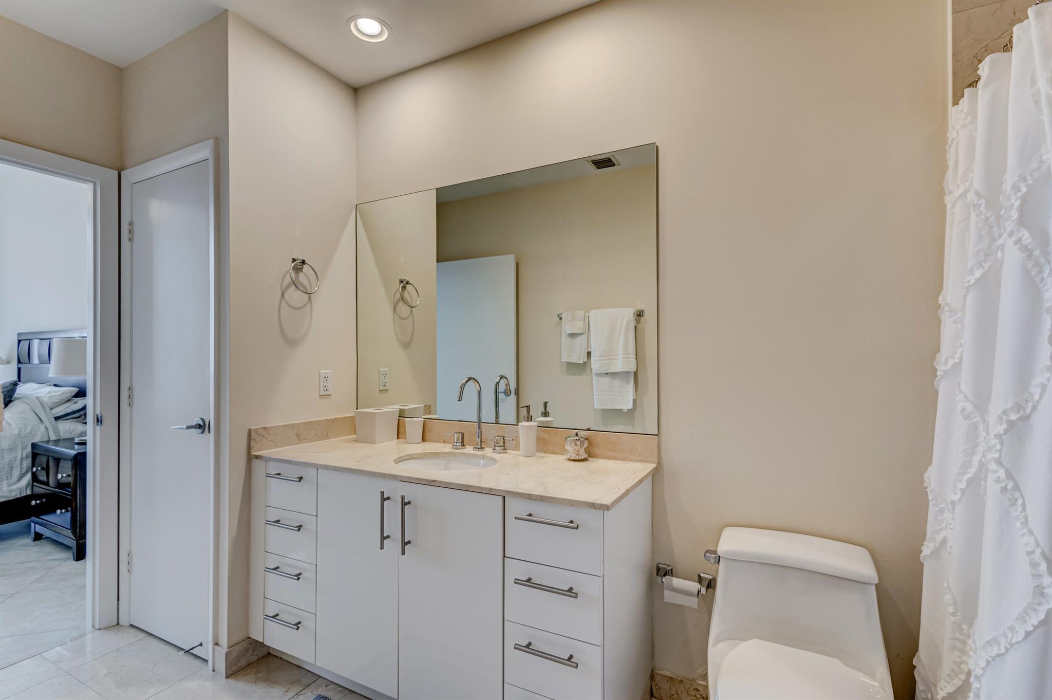 CITYPLACE SOUTH TOWER - Residential